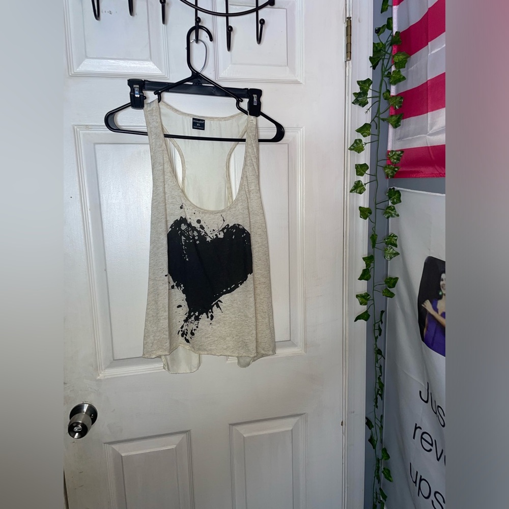 Stranded Heart Tank Top - Picture 2 of 8